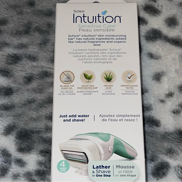 Schick Intuition Razor - Picture 6 of 8